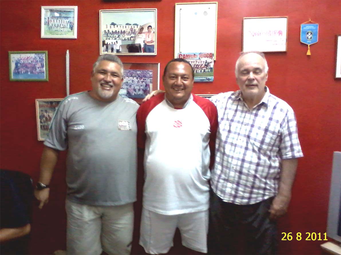 Marcelo Coutinho e Santos, o treinador Mazolinha, atualmente comandando os juniores, mas que na época era o treinador do time principal pela segunda vez, e Luiz Eduardo Lages